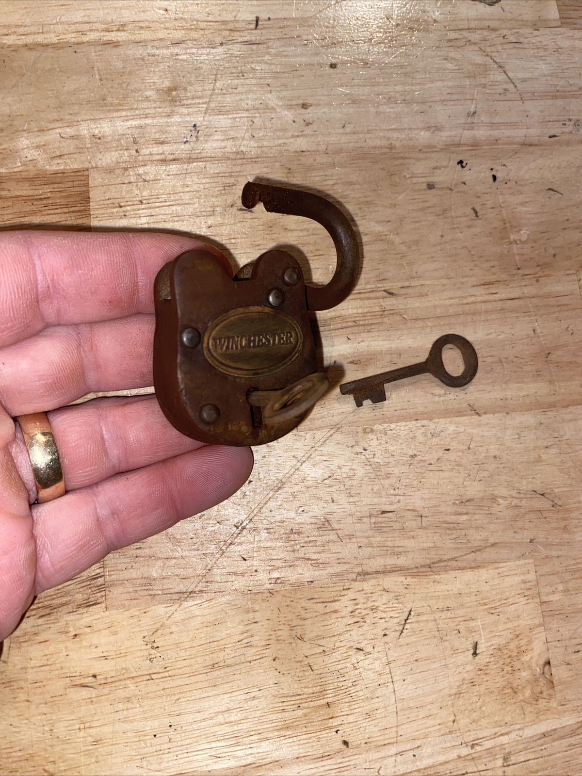 Winchester Lock Padlock Key x2 Set Yellowstone Cowboy Rodeo Wild West Home Decor