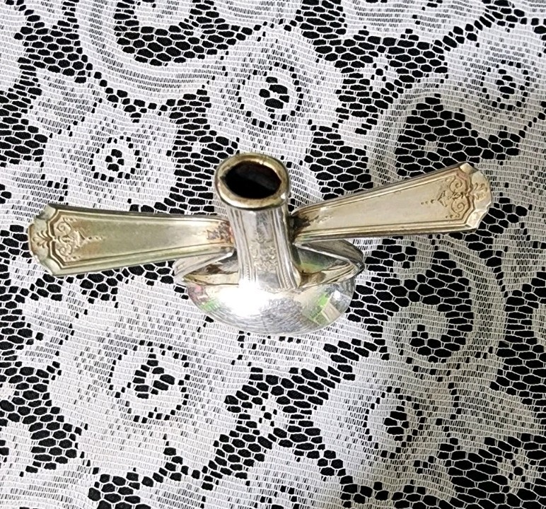 🌷ANTIQUE SILVERPLATE FLATWARE BUD VASE FROM c1925 ROMANCE & c1924 QUEEN BESS I