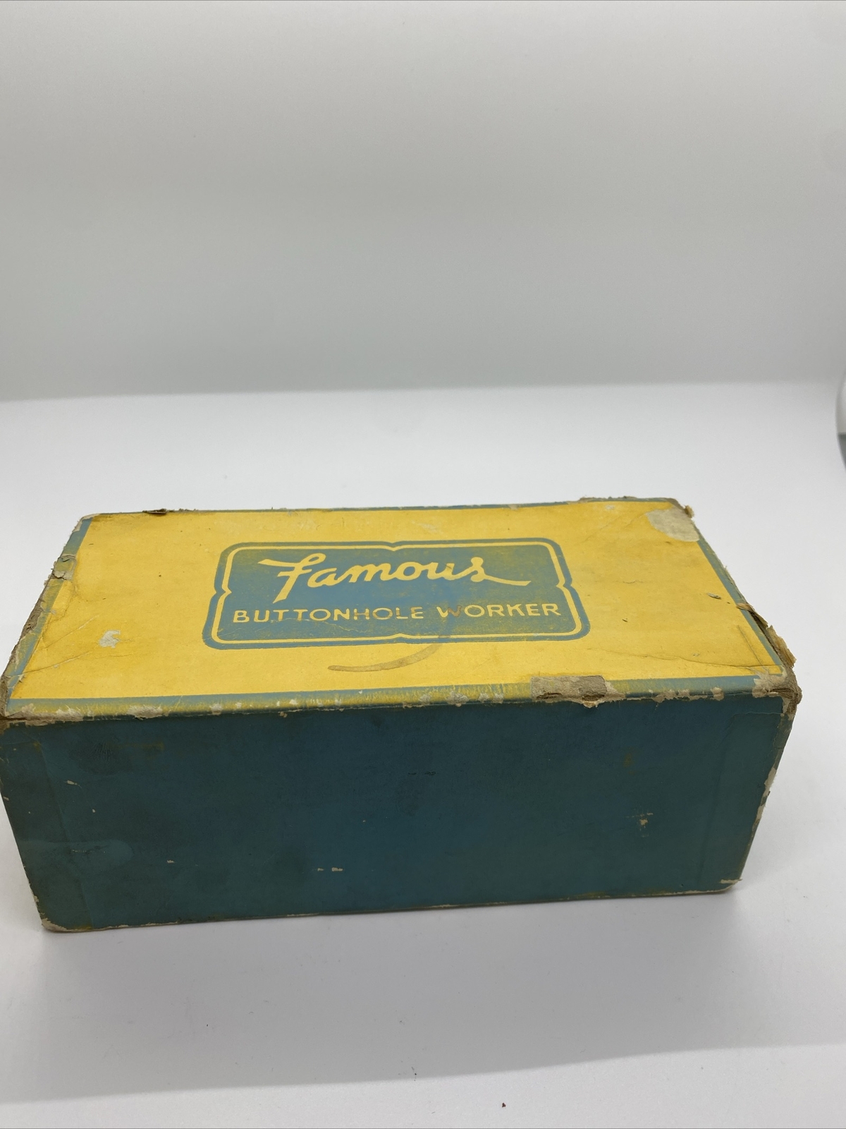LENOX MANUFACTURING CO. Famous Buttonhole Worker -model Singer CC, With Instruct