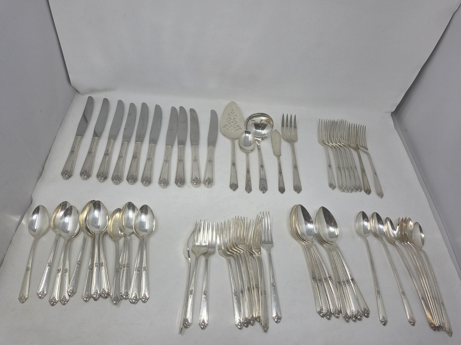 Lot of 68 Oneida Sweet Briar (1948) Silverplate Flatware
