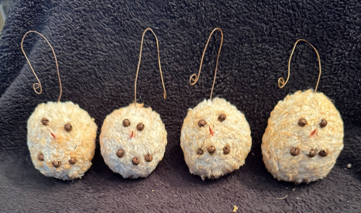 Primitive Set of 4 Snowball Snowman
