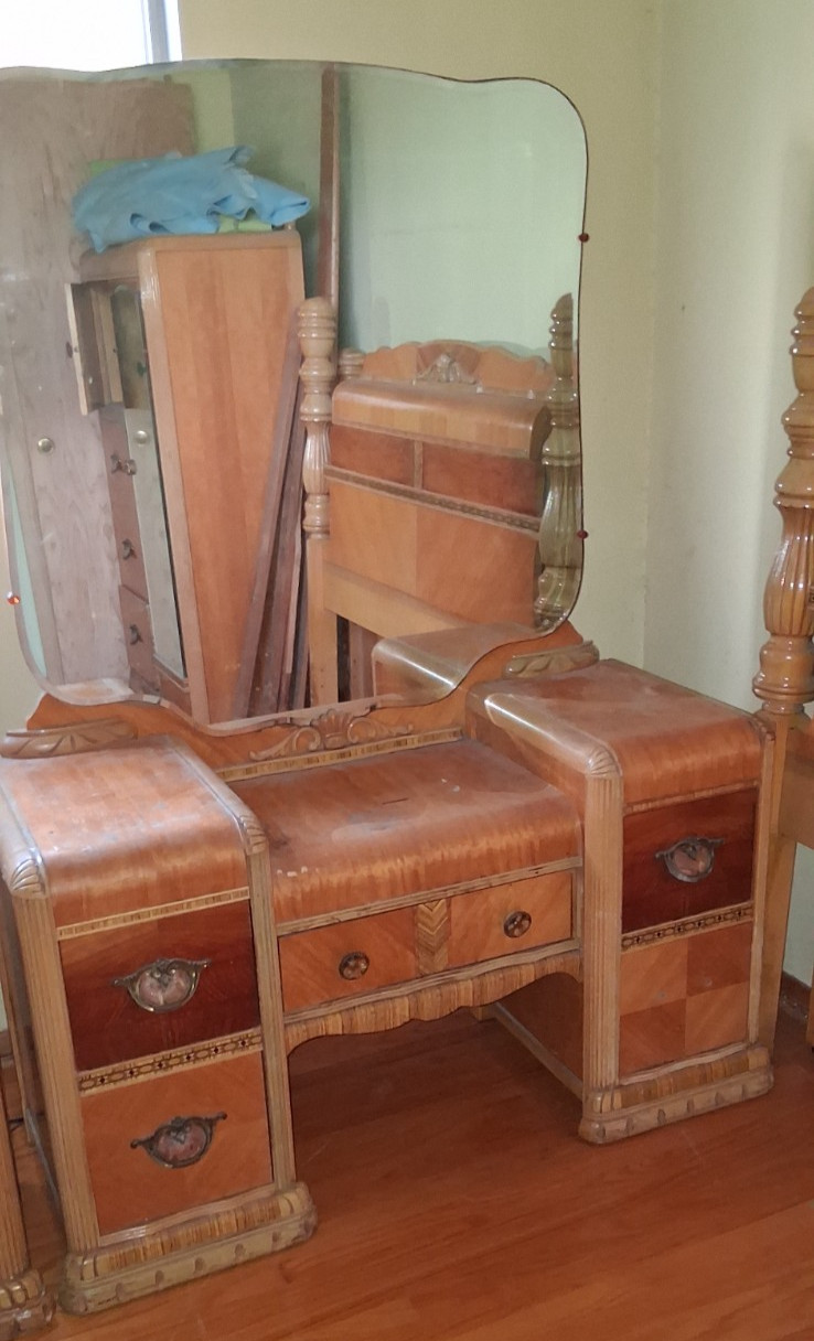 Stunning 1930s Art Deco Waterfall Style 5-Piece Bedroom Suite-Queen