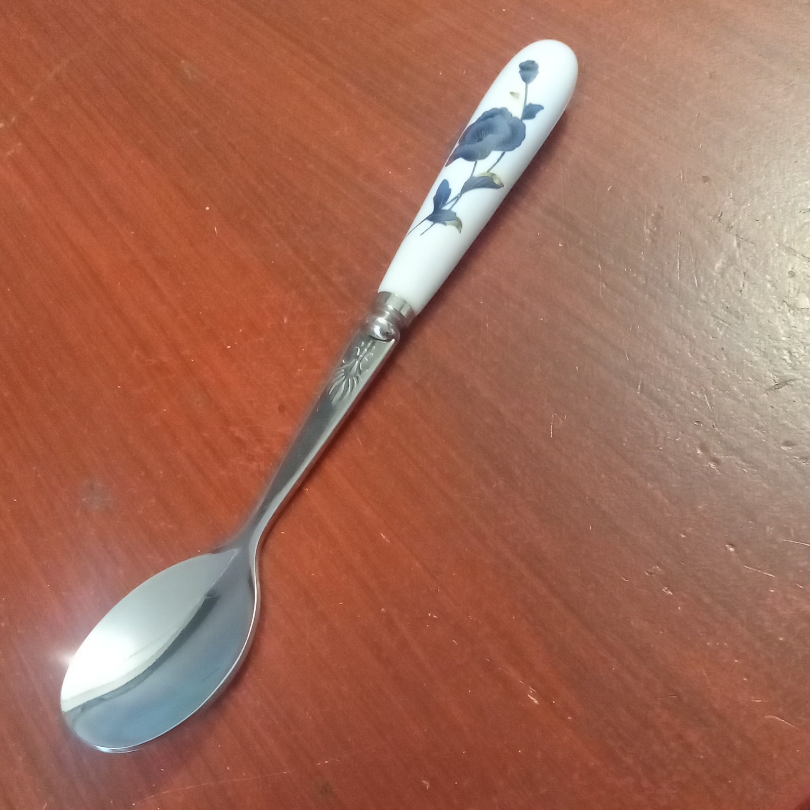 Stainless 18-10 Tea Jam Spoon Porcelain Handle Blue Roses Gold 6” Long NOS