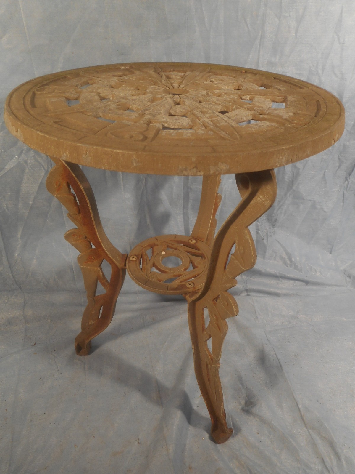 VTG Victorian Cast Metal 15″ Round Flowers Tea Table 20″ Tall Garden outdoor