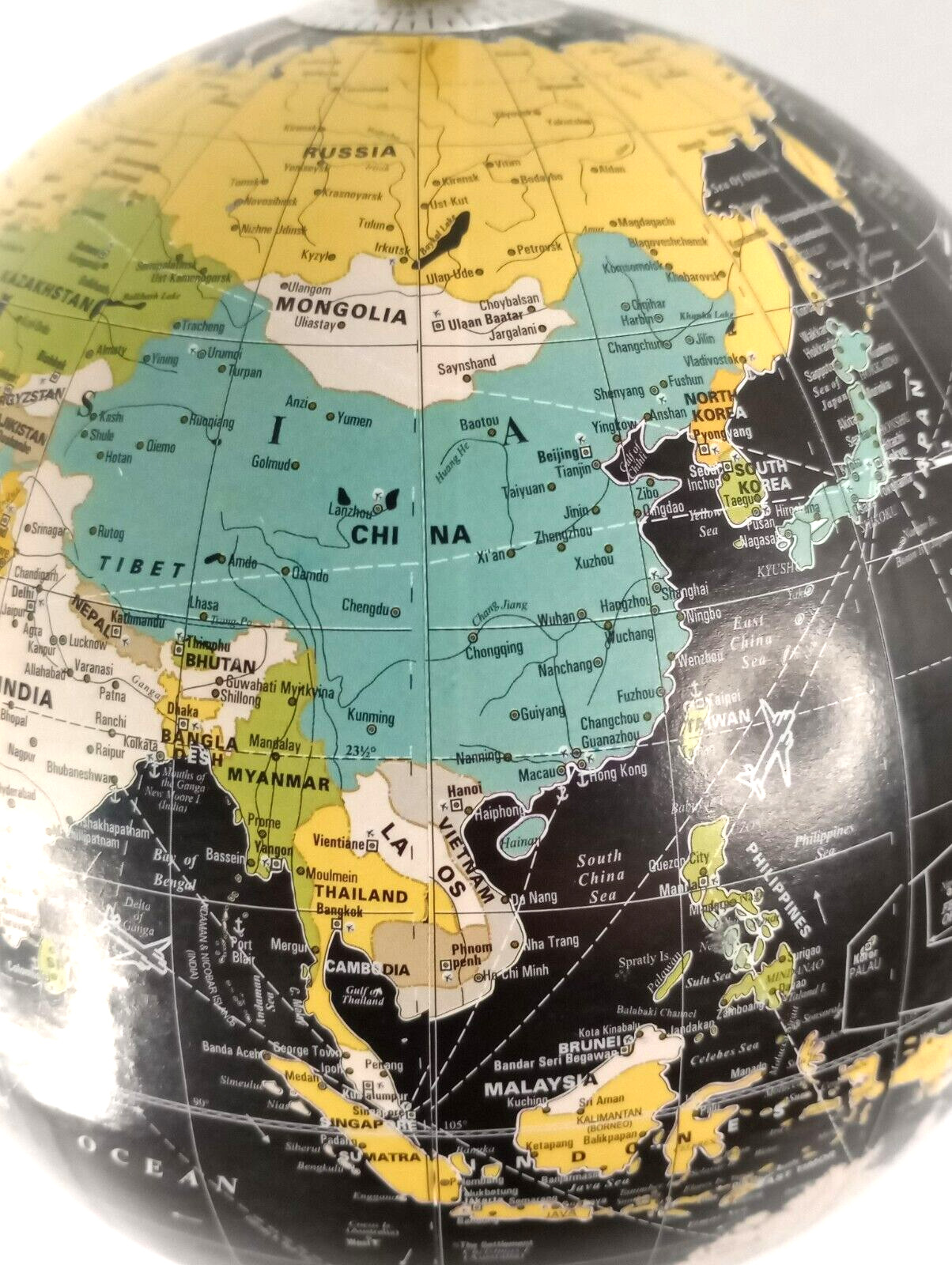 8″ DESIGNCO DESKTOP WORLD GLOBE Rotating Spinning Black Globe Gold Base & Stand