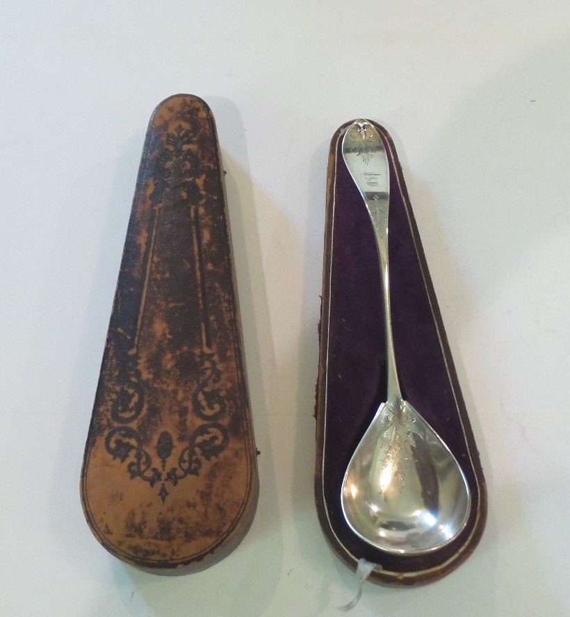 EARLY 19th CENTURY AMERICAN COIN SILVER SOUP LADLE, BRITE-CUT DECOR.,115 GRAMS