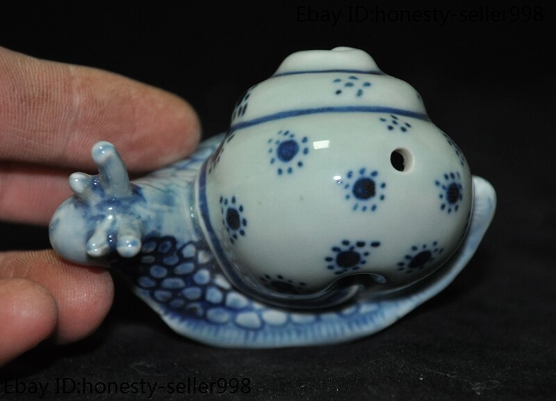 2.8” Marked Old Chinese Blue&white porcelain wealth lucky snails snail statue