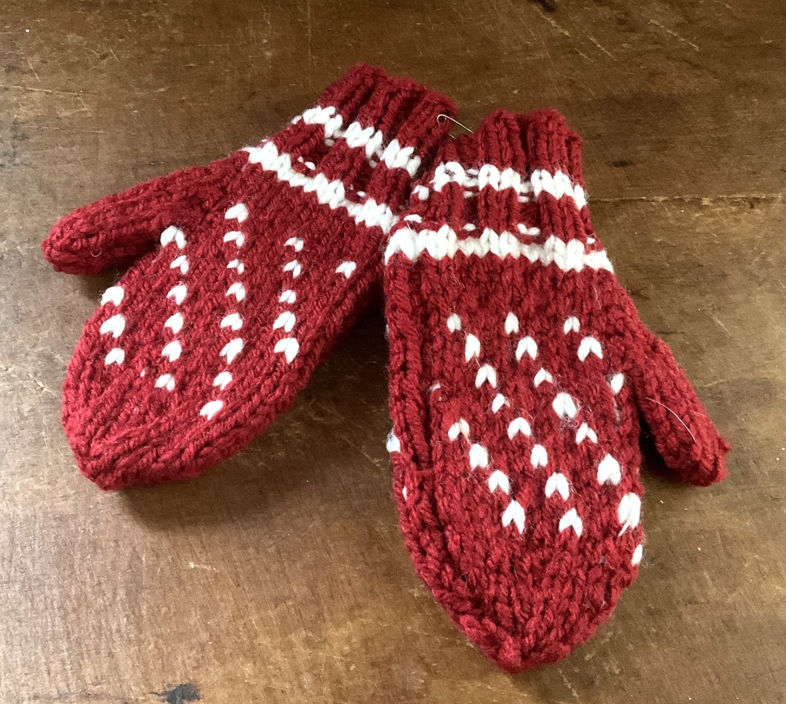 EARLY 1900’S PAIR OF HAND KNIT WOOL CHILD’S DARK RED & WHITE MITTENS ~ AAFA