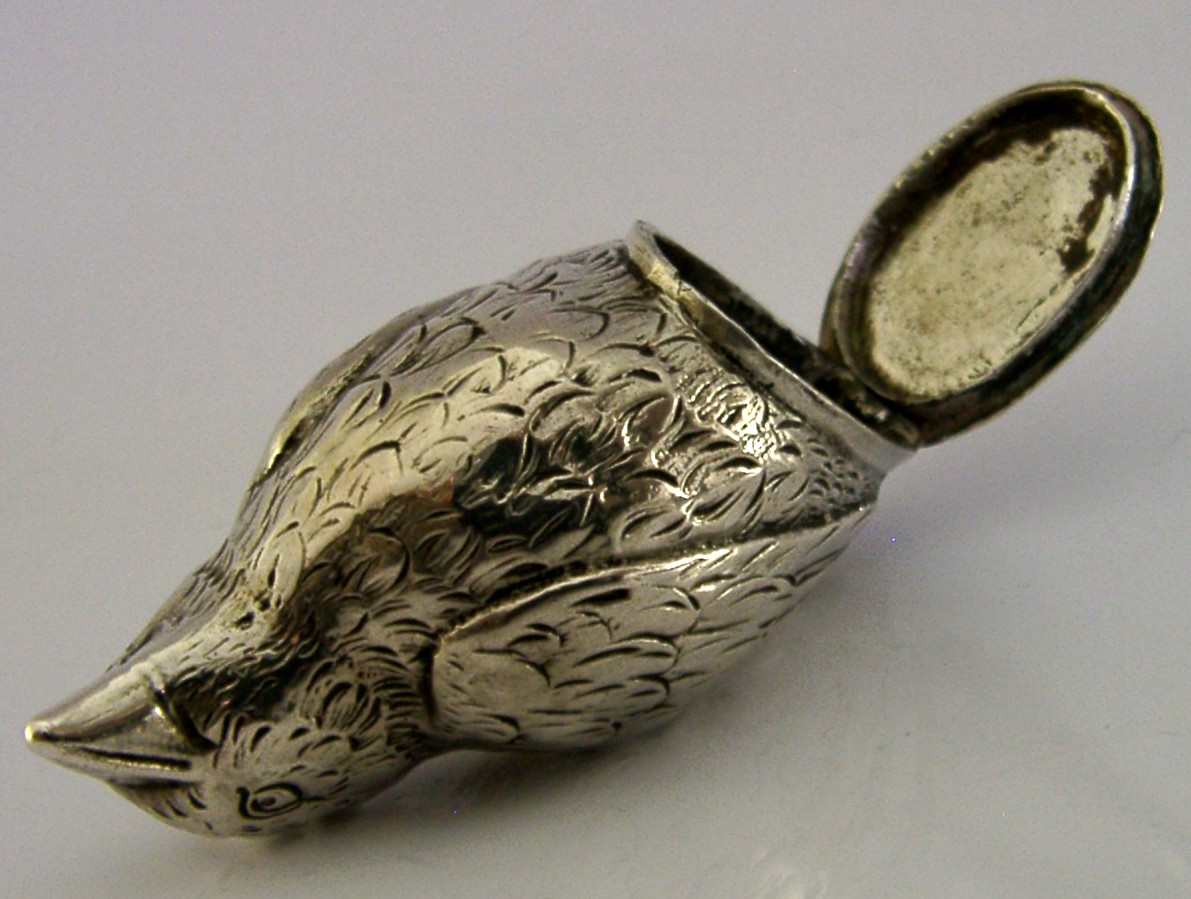 PRETTY GERMAN SOLID SILVER CHICK BIRD PEPPER POT c1920 ANIMAL NOVELTY