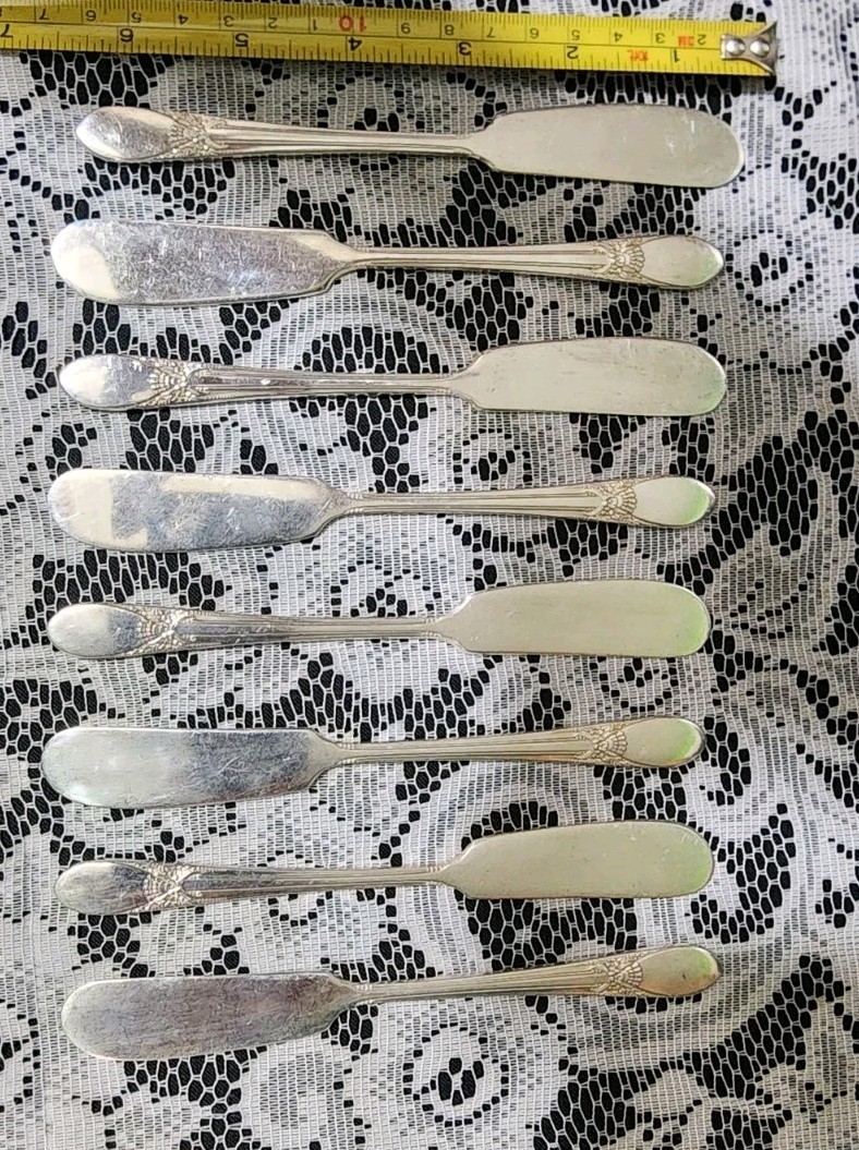 ✅️ LOT OF 4 c1940 BELOVED😍 PATTERN SILVERPLATED BUTTER SPREADERS 🧈