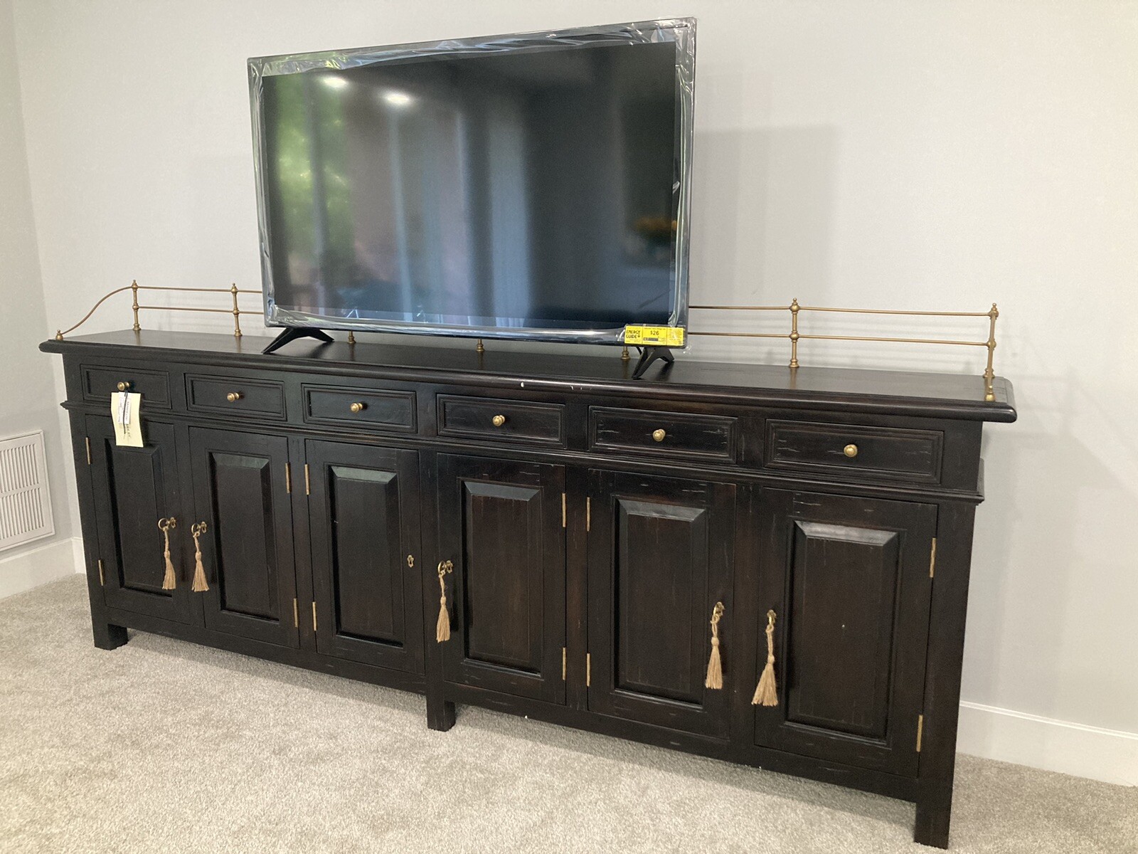 Covent Gardens Sideboard Ebony Sarreid – 53020