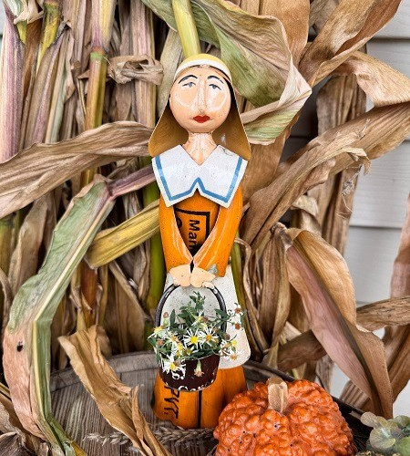 NEW Primitive PILGRIM WOMAN THANKSGIVING RECYCLED METAL HARVEST FALL 11.25″Wx4″W