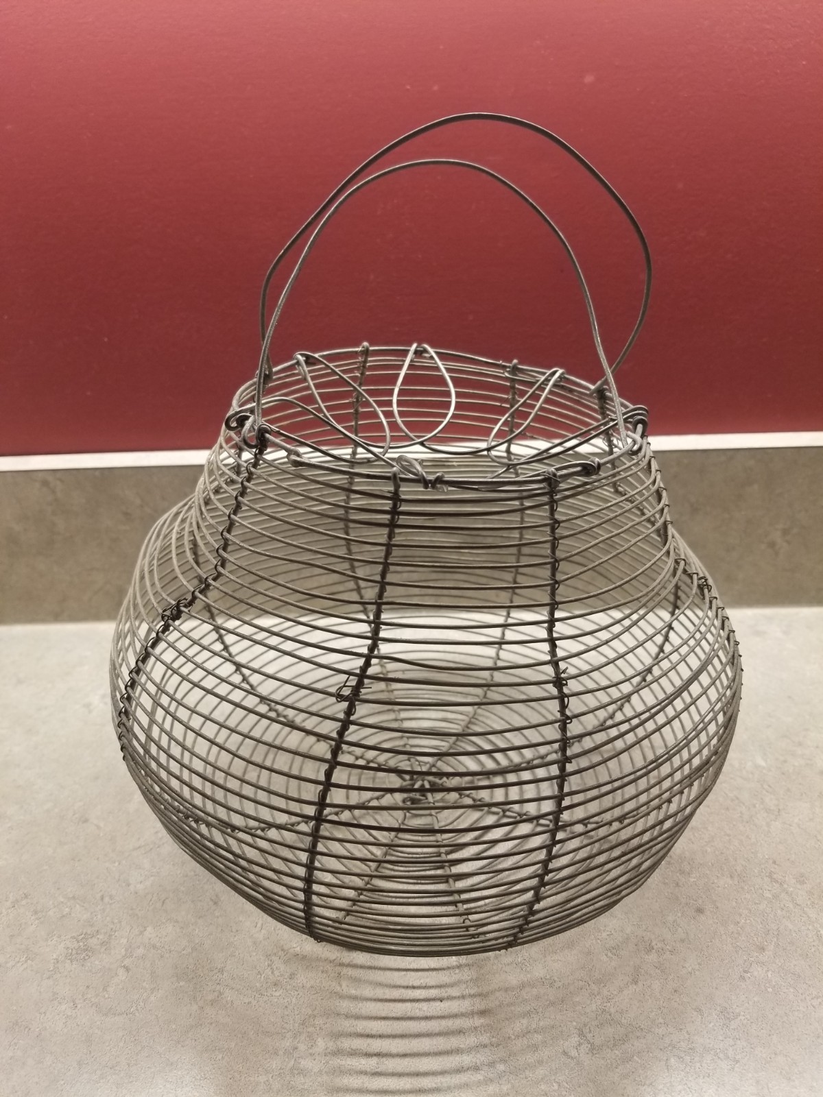 Vintage EGG BASKET Wire Metal Round Handled – Closing Top Chicken Country Farm