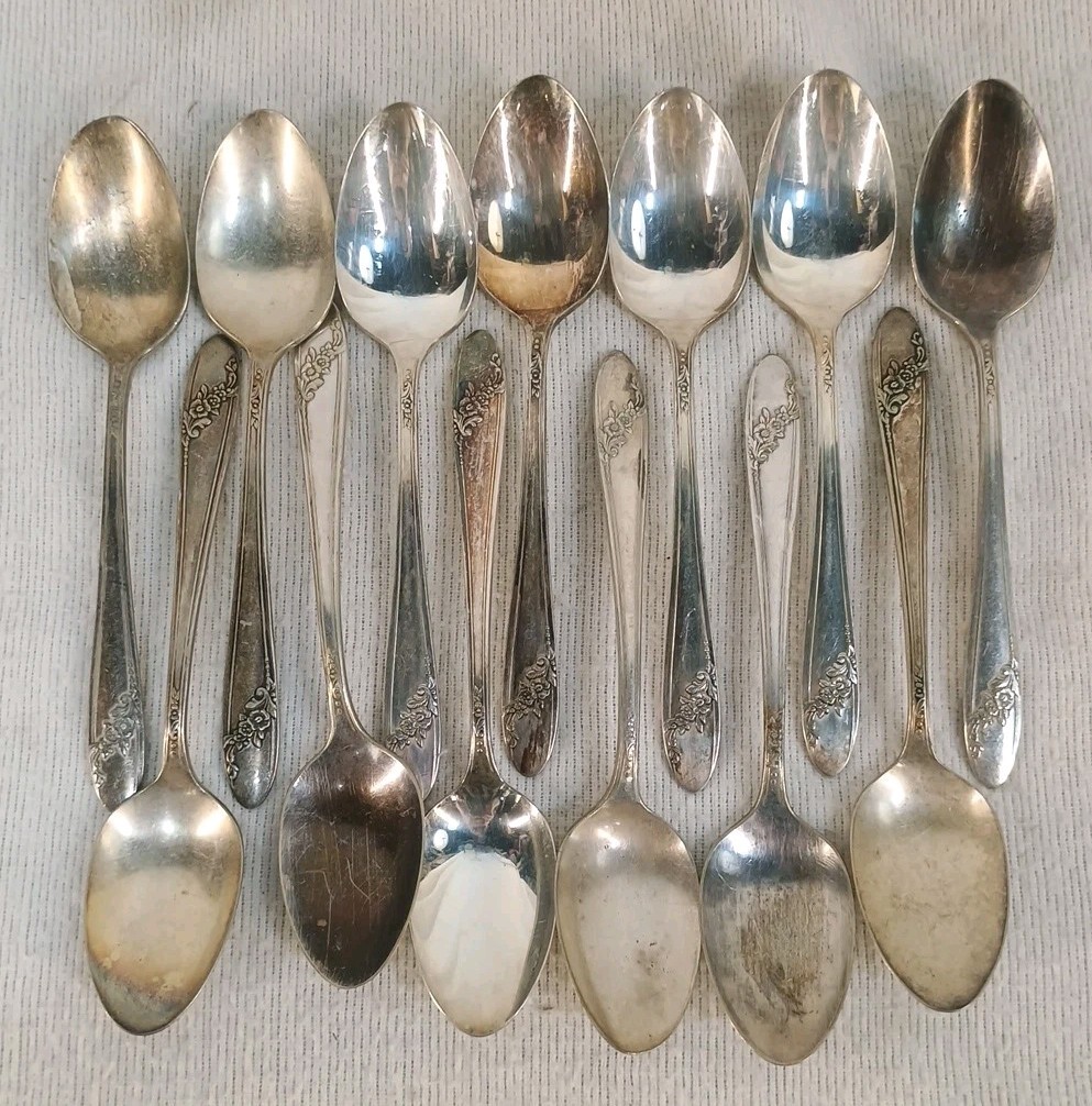 Oneida Community Tudor Plate Silverplate Queen Bess II 6″ Teaspoons Lot Of 13