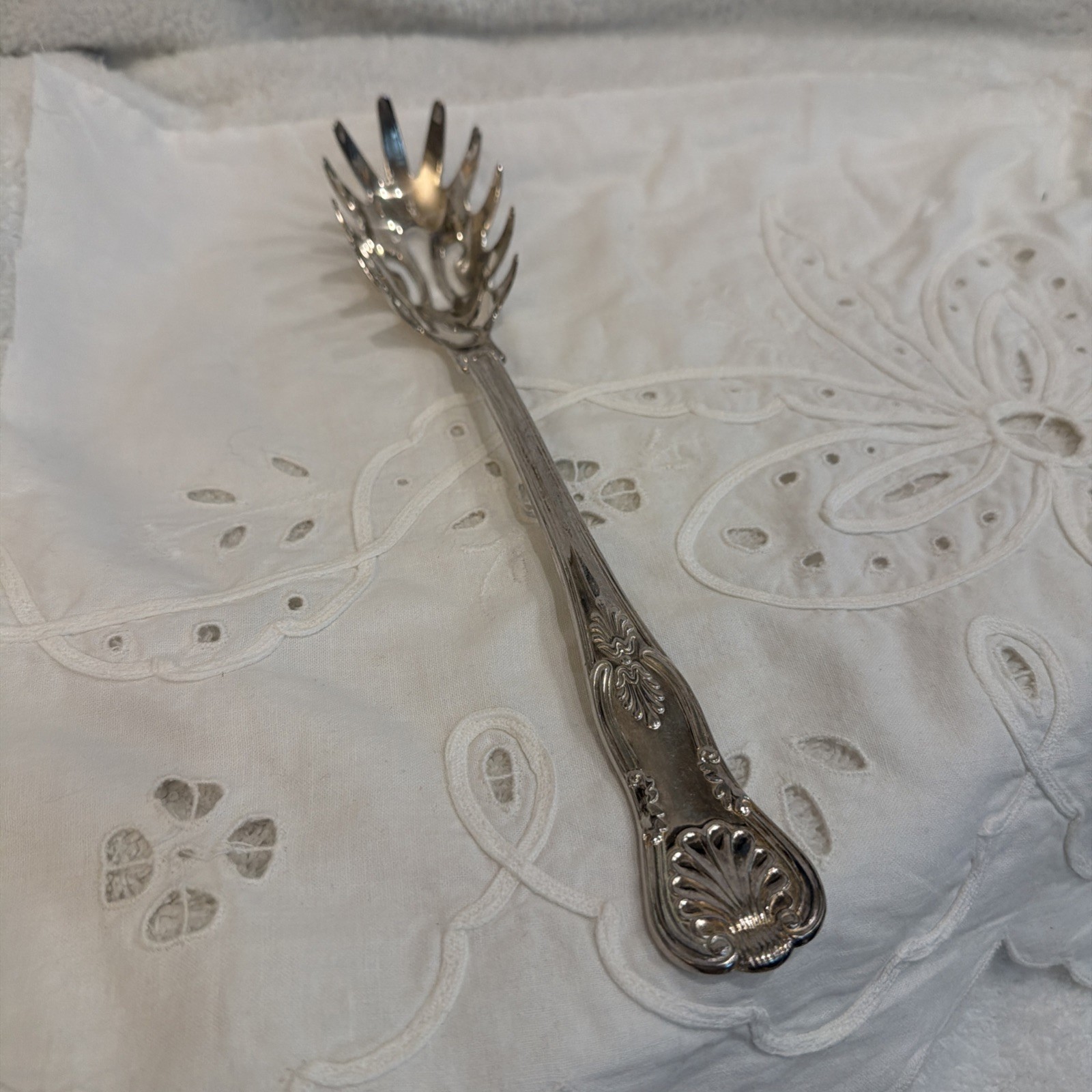 Vintage 11″ Sheffield Silver Co Silver Plate “Kings” Pattern Pasta Server Spoon