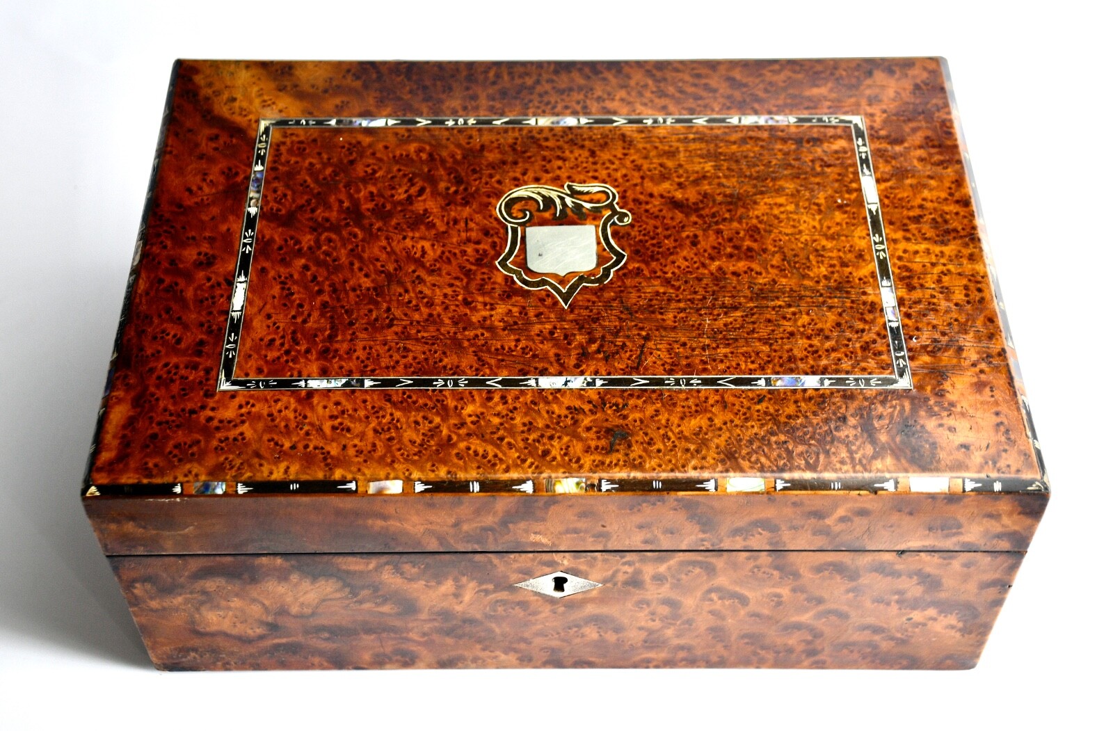 Antique Writing Slope with Rare Thuya Wood Veneer and Mother of Pearl inlay