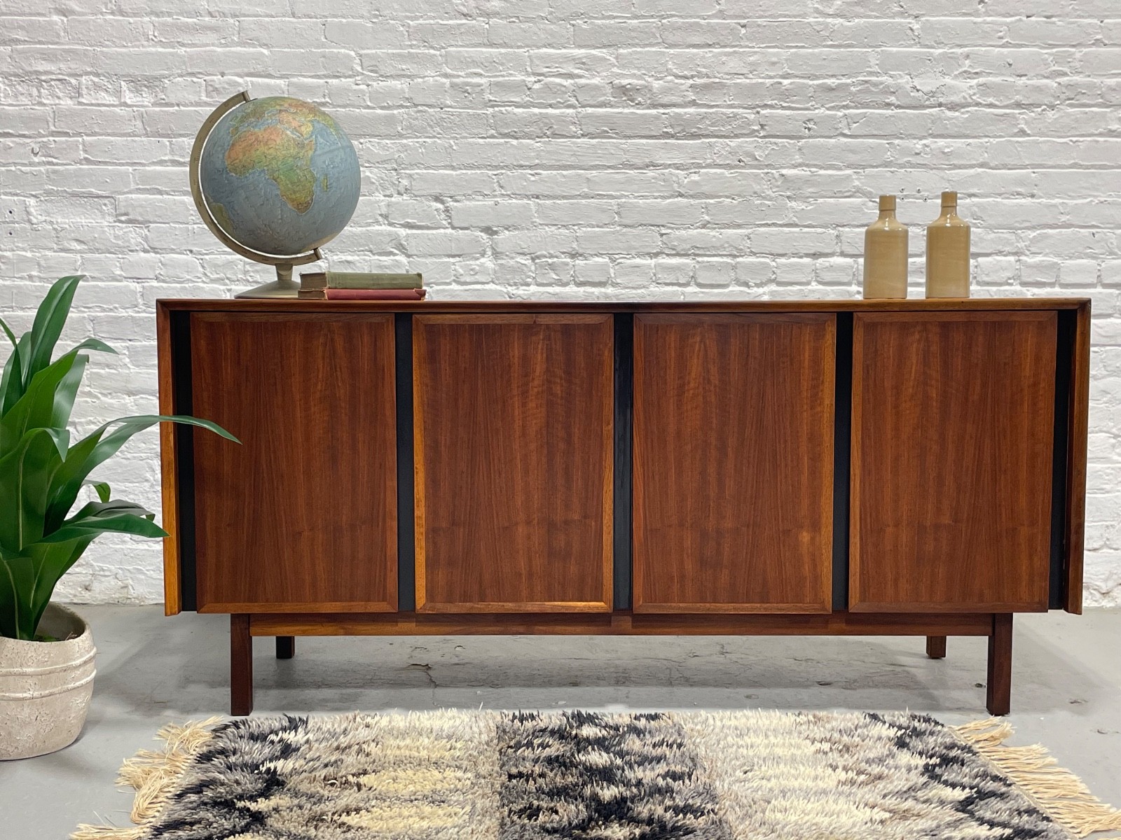 Simple + Classic WALNUT Mid Century MODERN CREDENZA / Media Stand / Sideboard