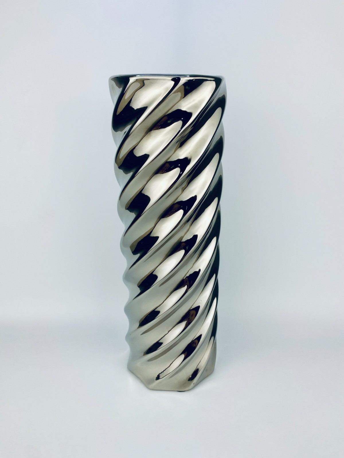 Hosley Elegant Expressions Spiral Twist Ceramic Vase Metallic Silver 11.75″
