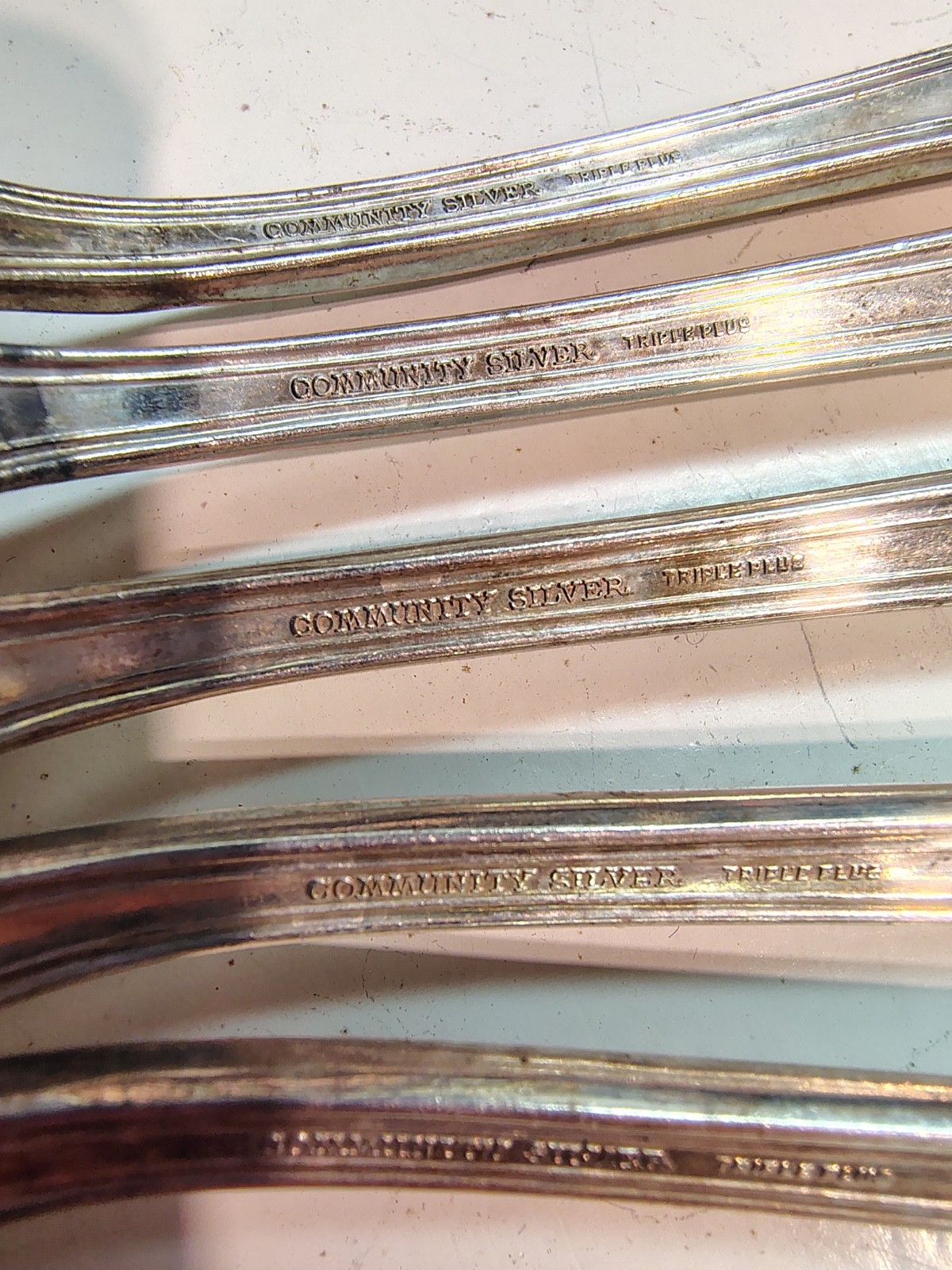 Community Silver Triple Plus Avalon 5 Spoons and 4 Knives Set
