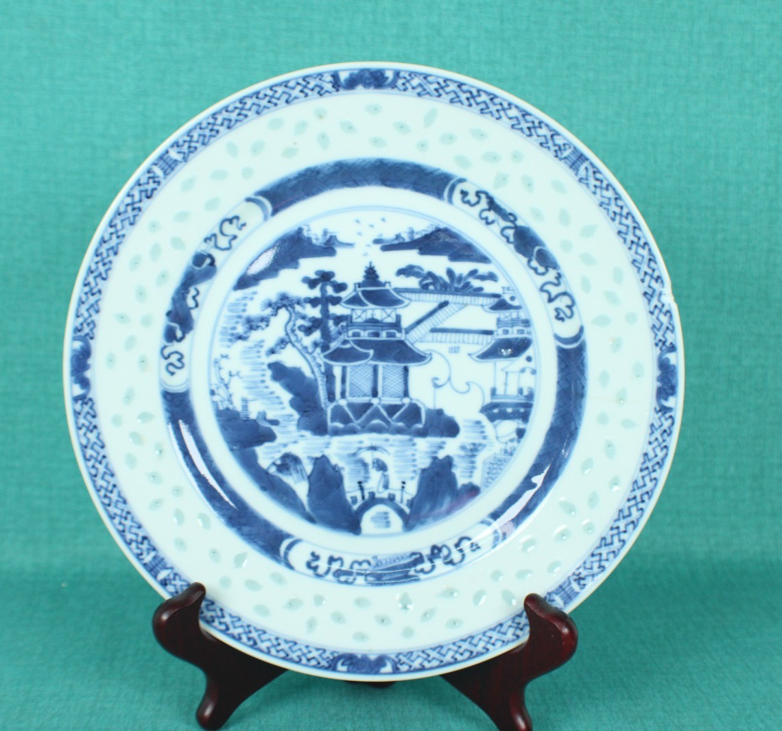 Antique Nanking Chinese Export Blue and White Plate