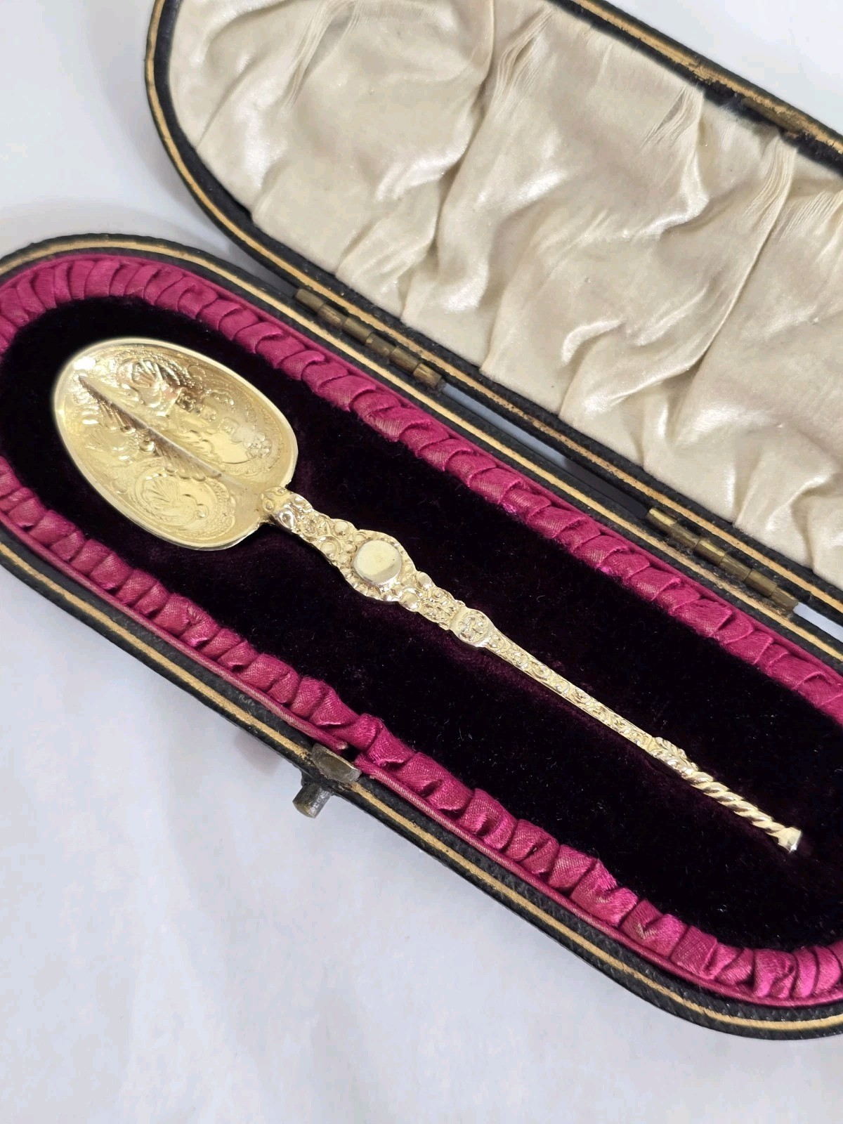 Commemorative Sterling silver Spoon. London 1902 . By Wakely & Wheeler