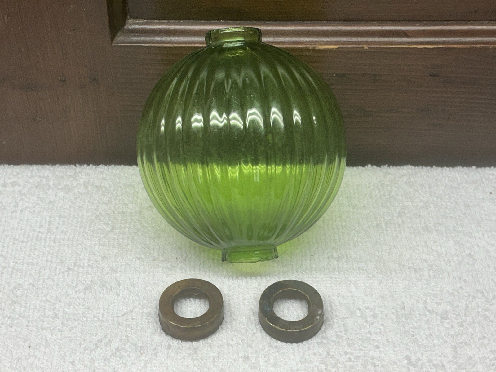 BARNETT 7UP GREEN PLEATED/RIBBED LIGHTNING ROD BALL 5” TALL w BRASS COLLAR CAPS