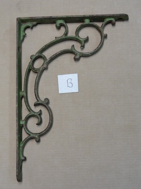 Victorian Cast Iron Shelf Bracket Approximate 6-1/2″ x 9″ Not Reproduction ‘B’