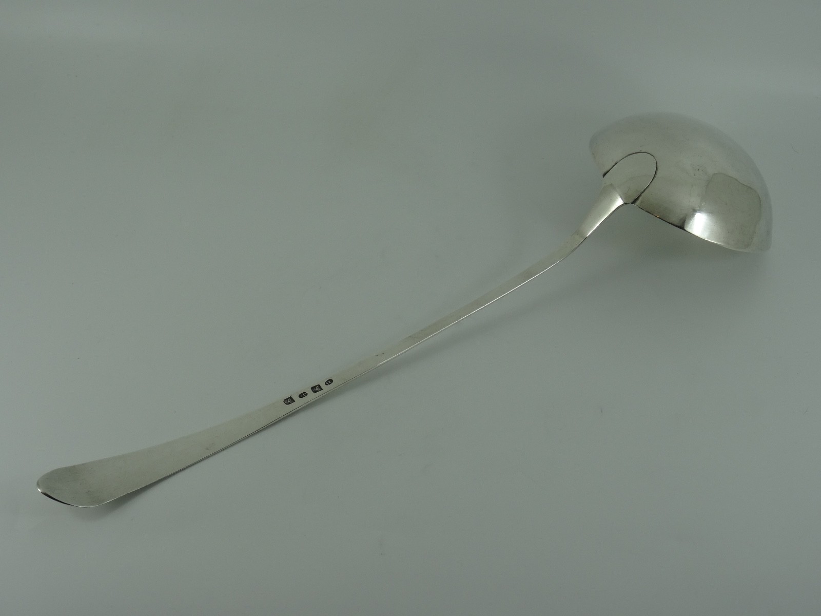 SOLID STERLING SILVER SCOTTISH PROVINCIAL GEORGE III SOUP LADLE PERTH C1780 123G