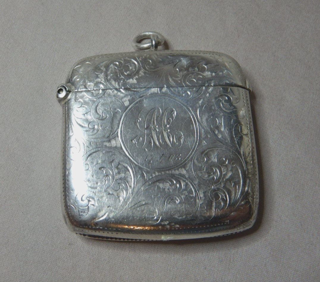 ANTIQUE ENGLISH STERLING SILVER VESTA CASE LOCKET CIRCA 1900 5cm x 5cm 4076