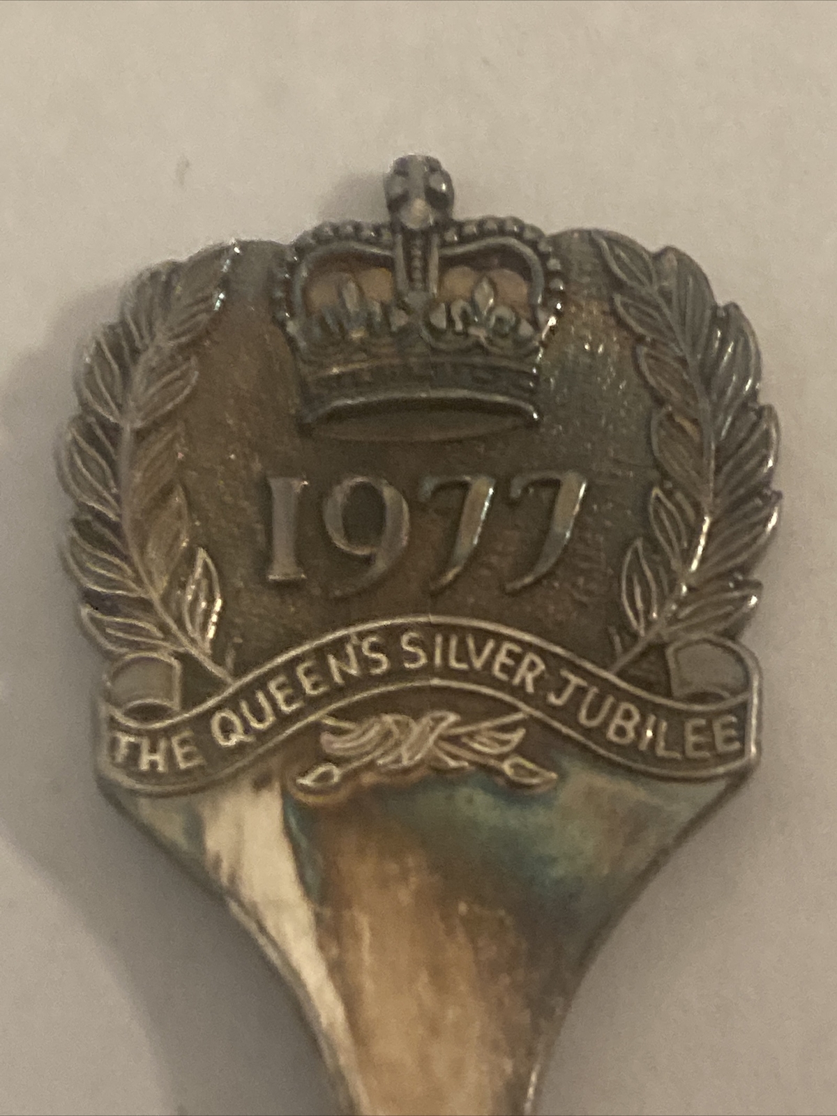 Vintage Souvenir SpoonCollectible Elisabeth The Queens Silver Jubilee 1977