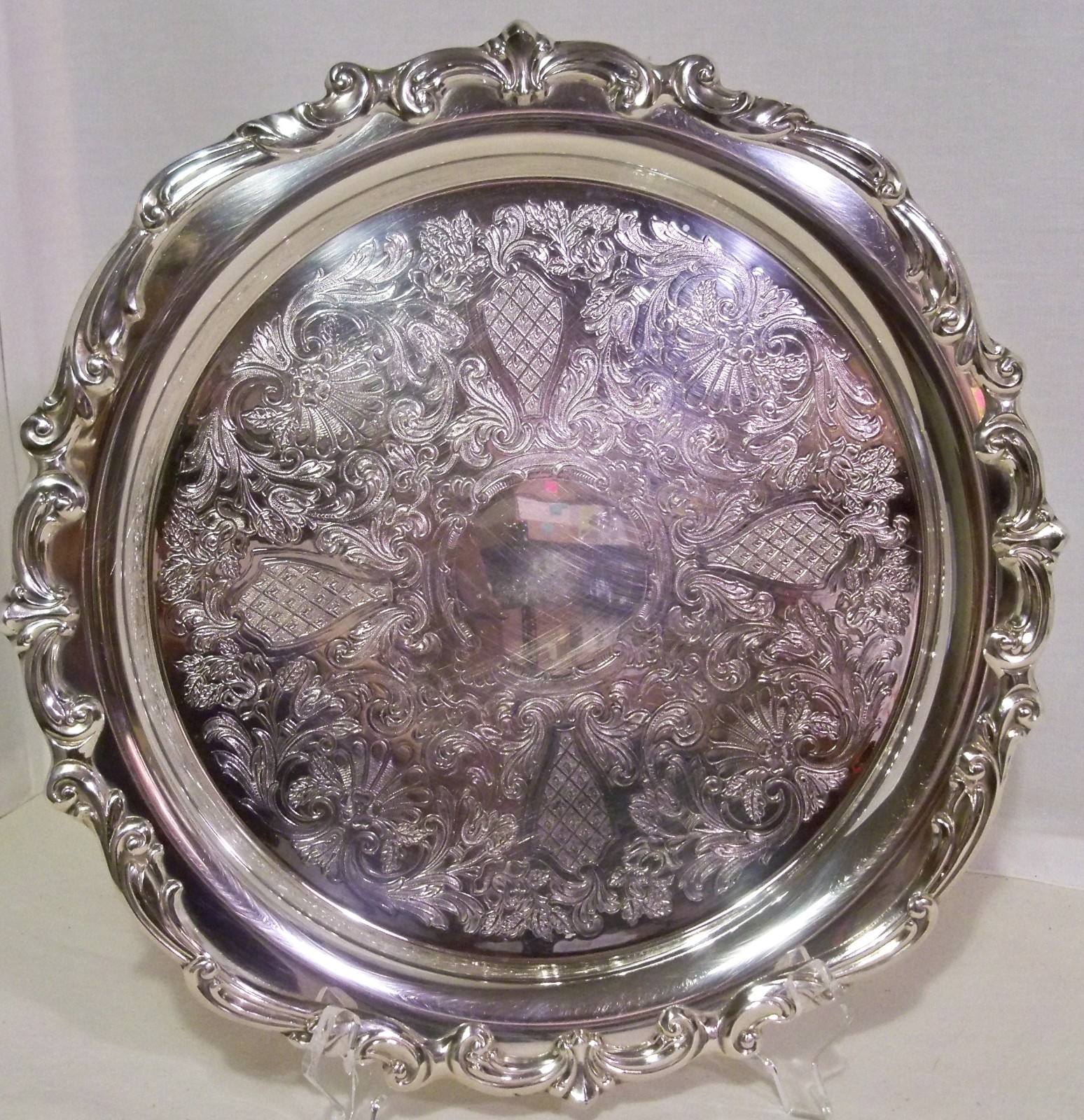 TOWLE SILVERPLATE OLD MASTER SCROLLED EDGE 12.5′” ROUND TRAY