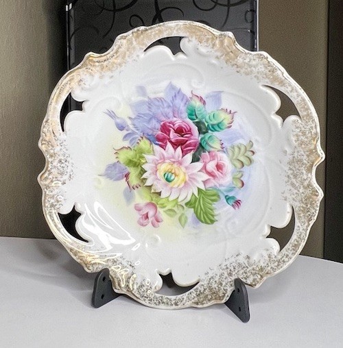 1950s Trimont Japan Pearlescent White Gold Rim Hand Painted Floral Plate 7.5”