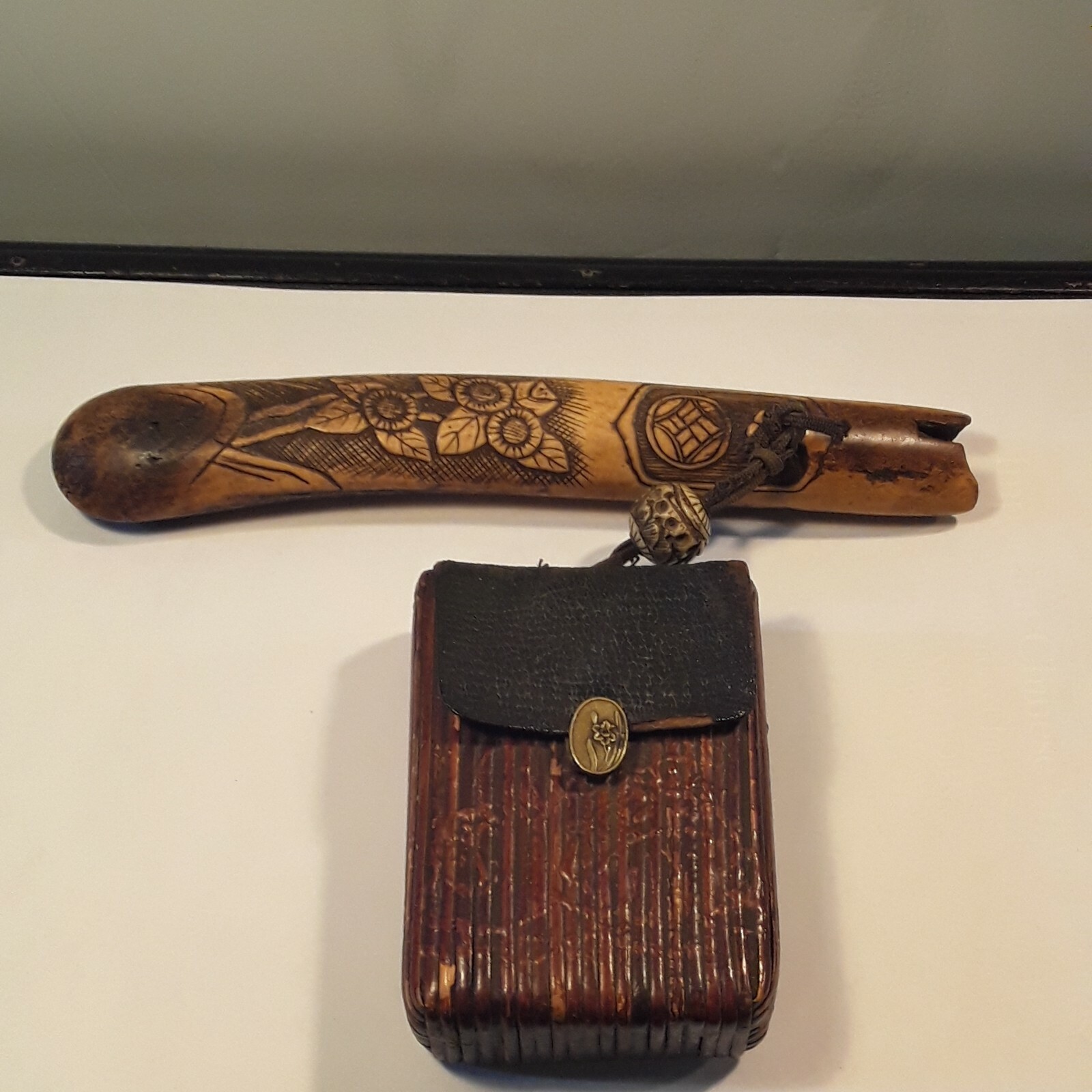Japanese Edo Period Carved Stag Antler Kiseru Zutsu Pipe & Tobacco Case w/ Ojime