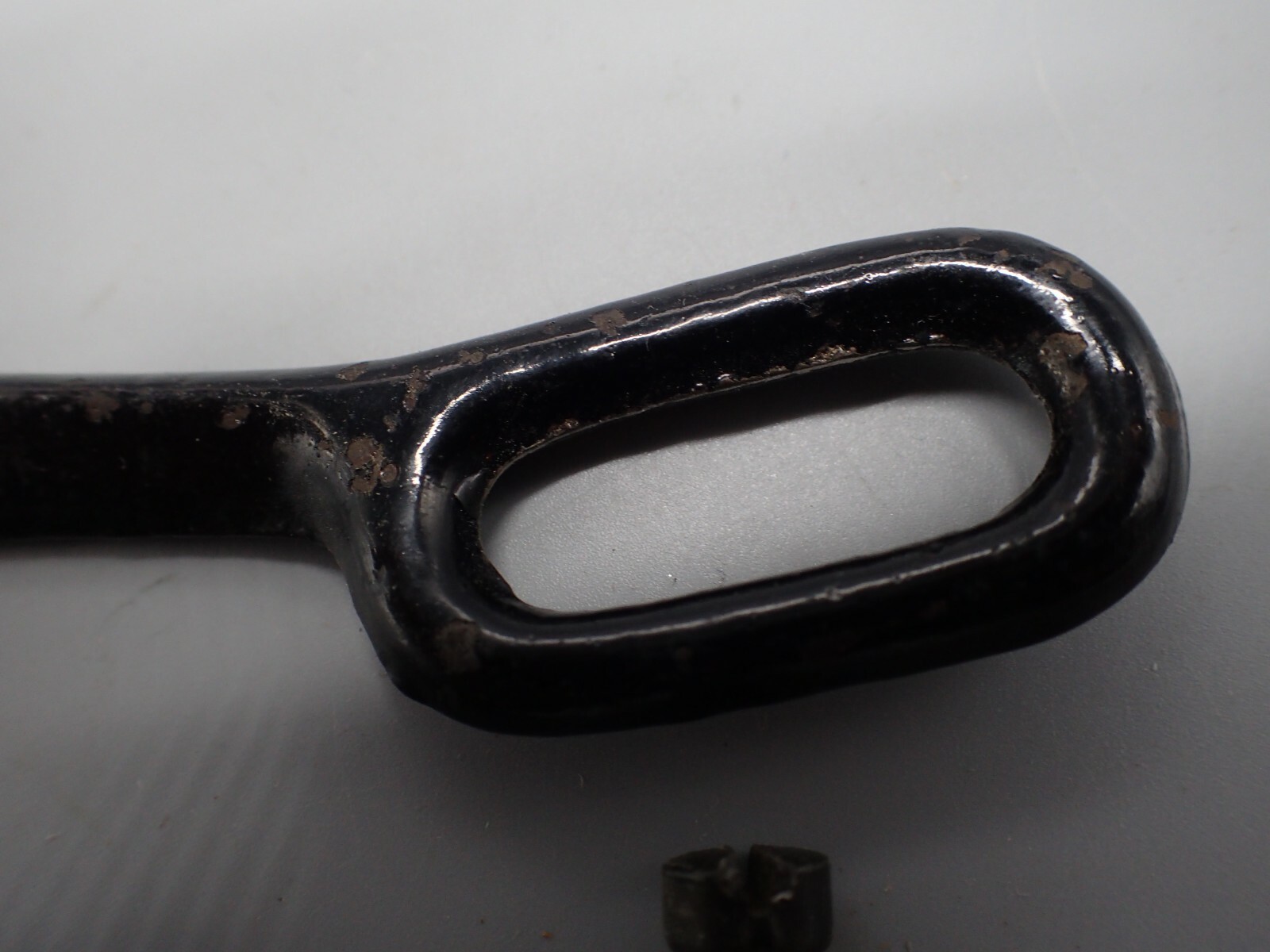 Antique Singer Treadle Sewing Machine Oval Belt & Shifter Guide
