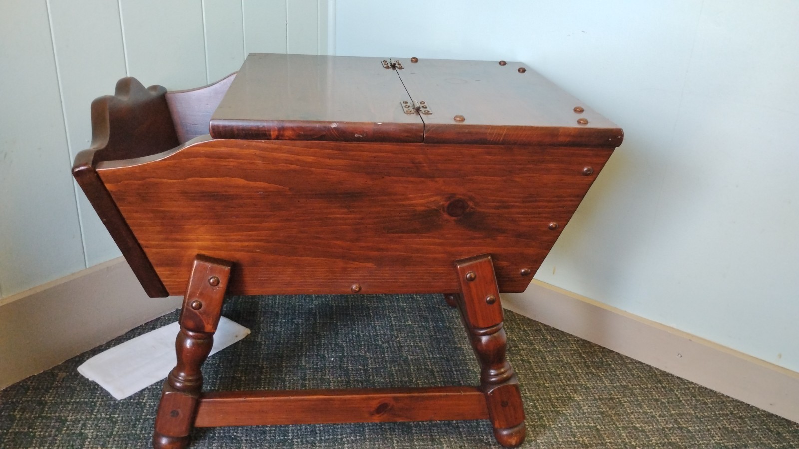 Colonial Dough Box End Table 30x22x20 Ethan Allen Old Tavern Style Antique Pine