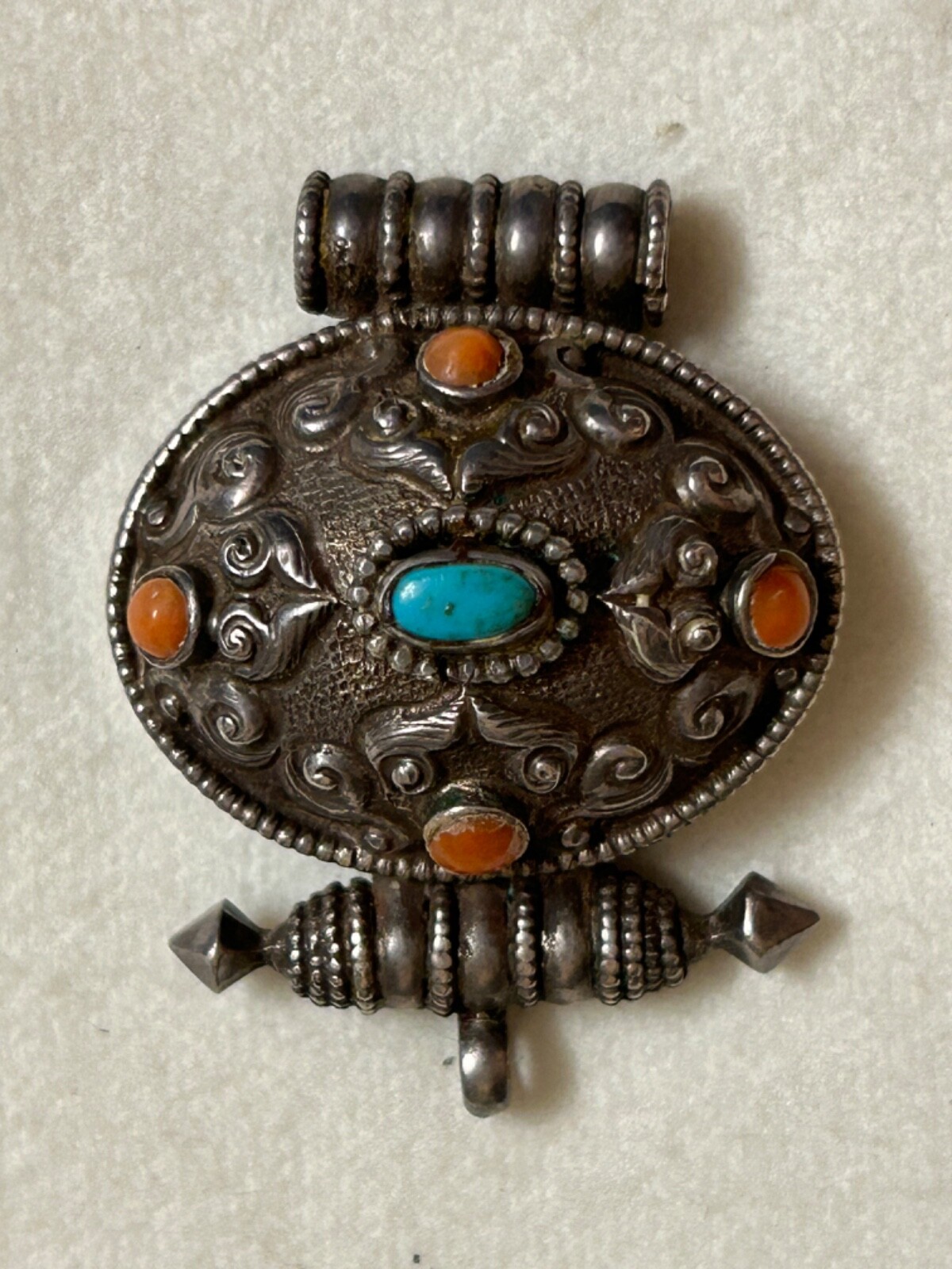 Vintage Chinese/Tibetan ?? Silver & Stone oval locket-pendant