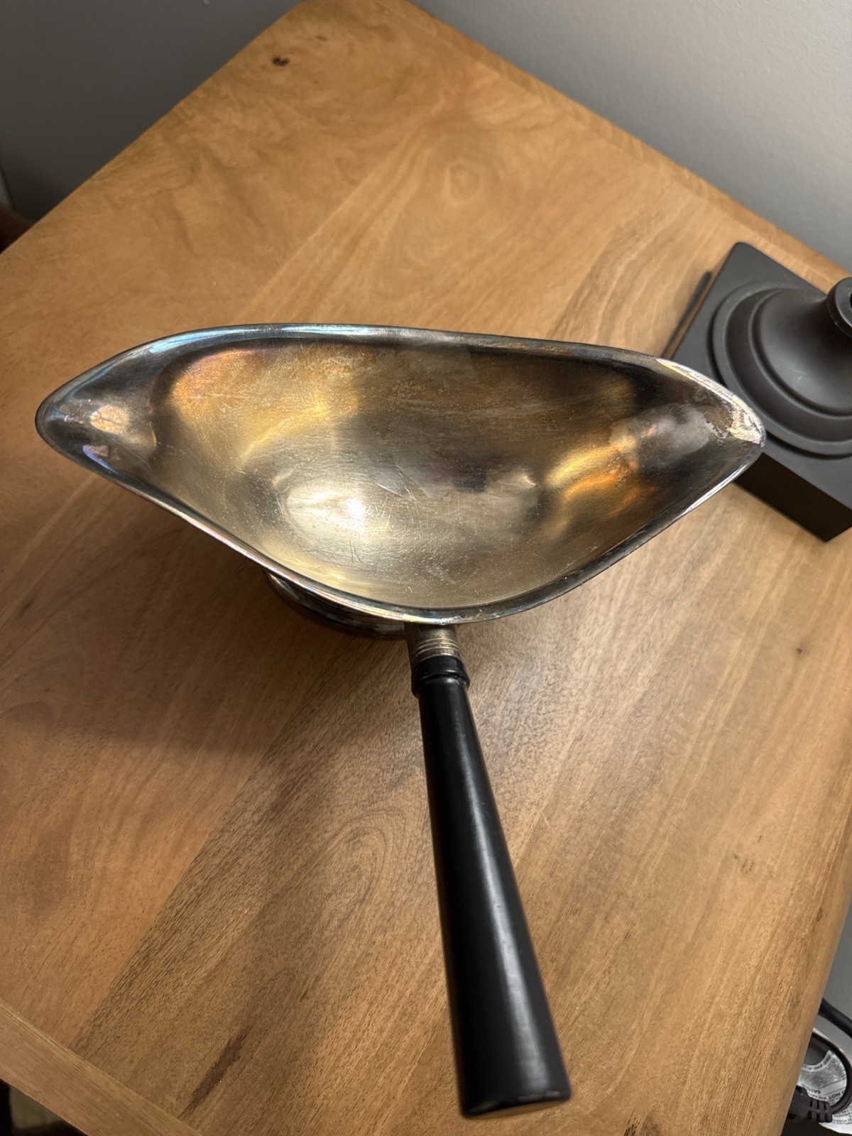 The Sheffield Silver Co Gravy Sauce Boat Wood Handle USA Footed 8×4 Model 26
