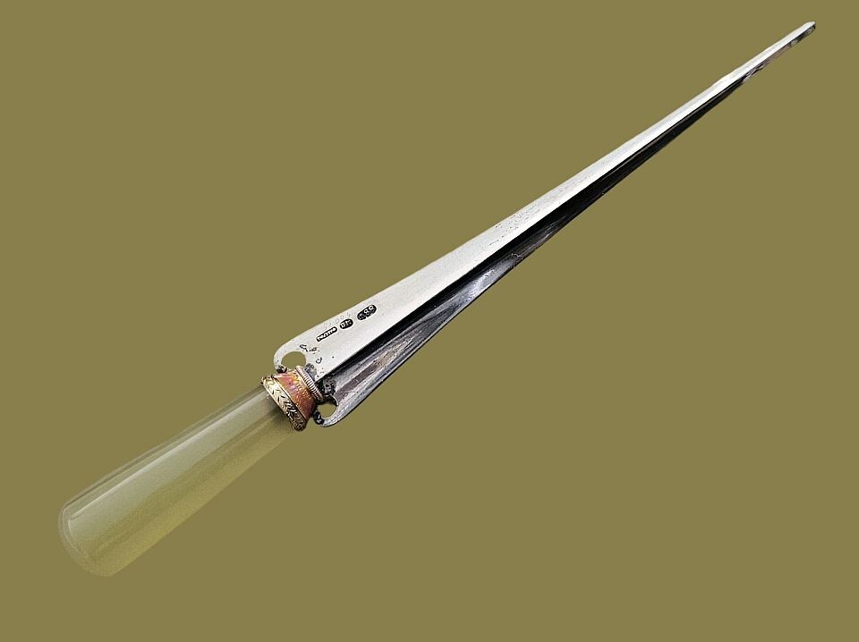 Karl FABERGÉ / Michael PERCHIN Gold – Enamel Silver / Bowenite – Letter Opener