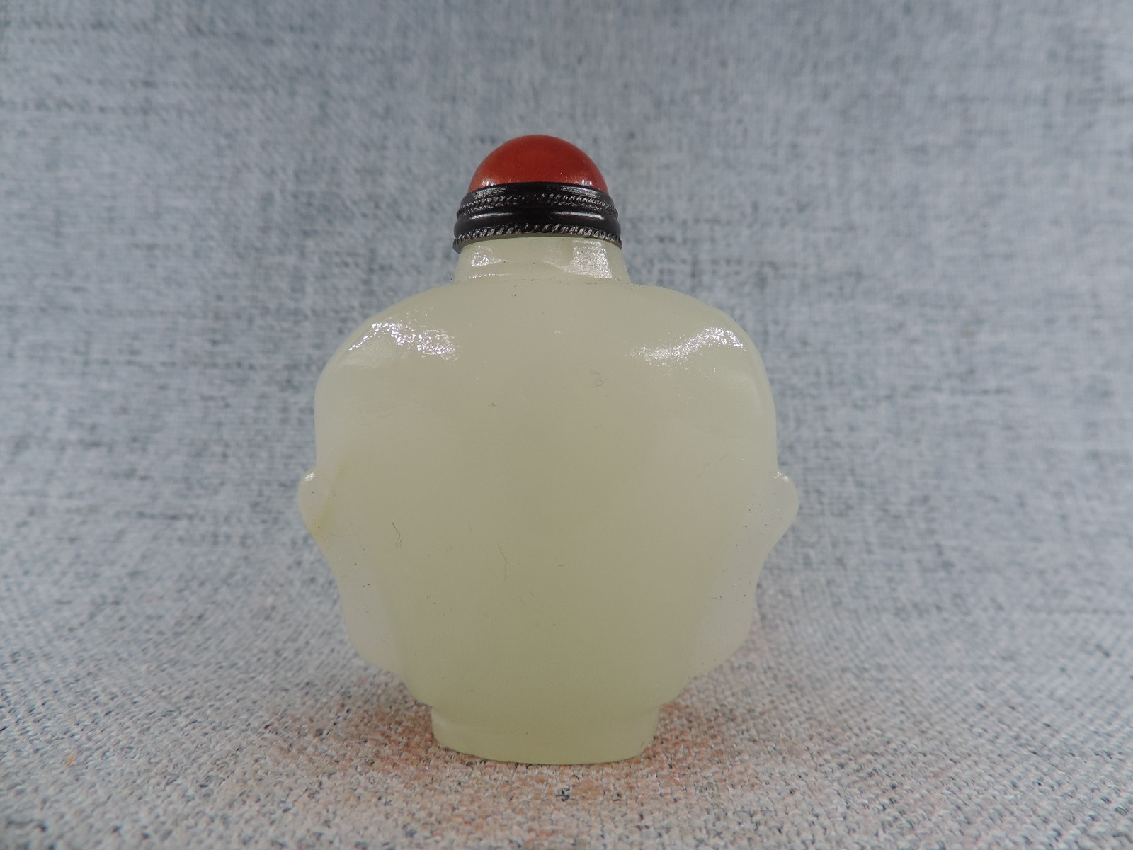 Hand-carved Chinese White Peking Glass Snuff Bottle J