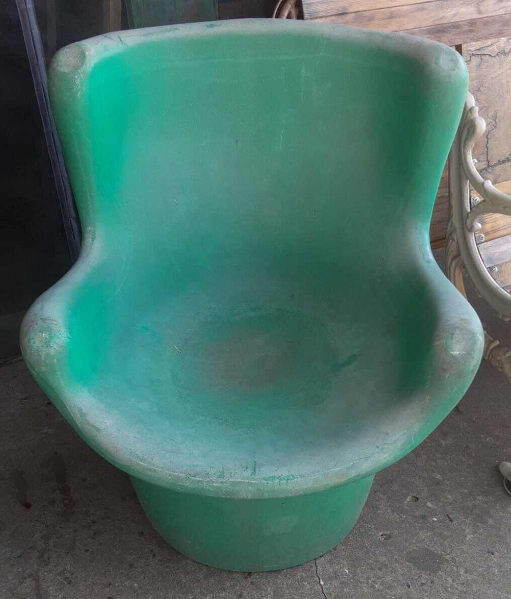 VINTAGE ART DECO 60’S MOLDED GREEN PLASTIC CHAIR, LOCAL PICKUP ONLY!!