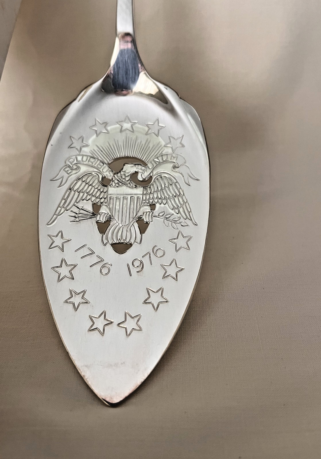 Cake Pie Server American Eagle Patriotic 1776-1976 NOS Oneida Rogers