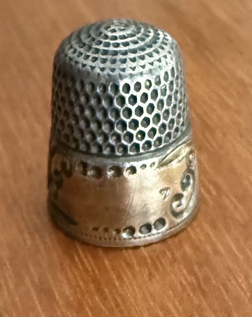 Antique Late 19th – Early 20th Century Silver Thimble Paisley Floral Scroll Sz 7