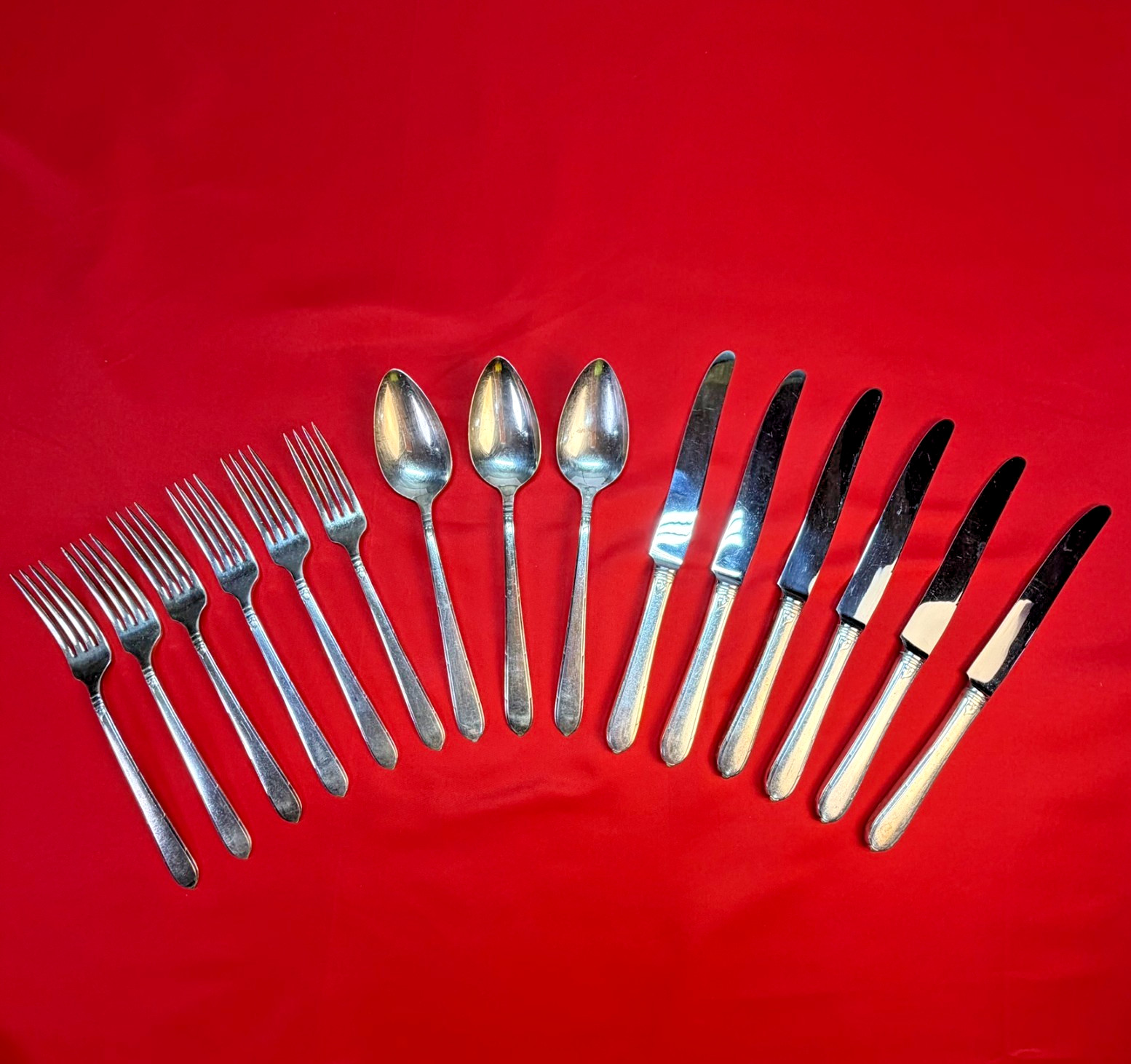 ONEIDA Silverplate BERKELEY SQUARE Lot 15 Dinner Forks Table Knives Soup Spoons