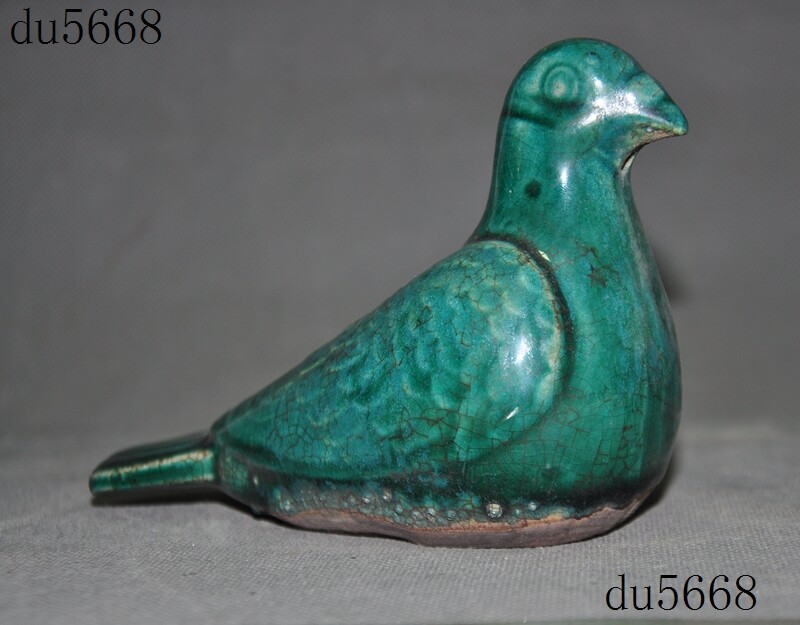 China Feng Shui green glaze Old porcelain pigeon dove bird of peace bird statue