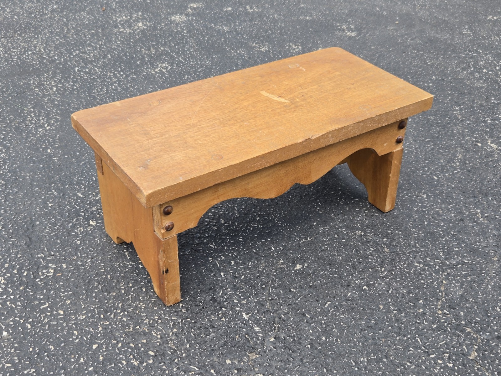 Vtg Solid Wood STOOL Primitive Amish Farm House STEP PLANT MILKING FOOT CHILDS