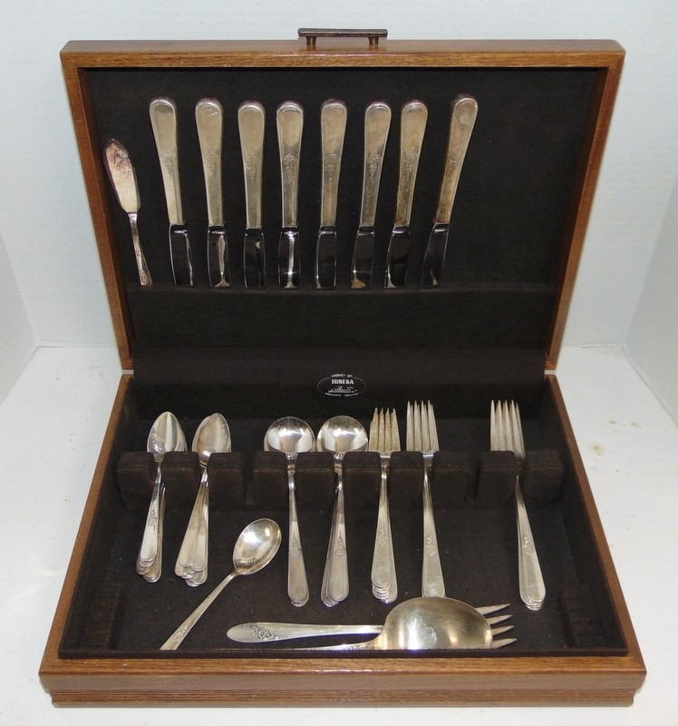 52 Pc Holmes & Edwards Youth IS Silverplate Flatware Set With Case