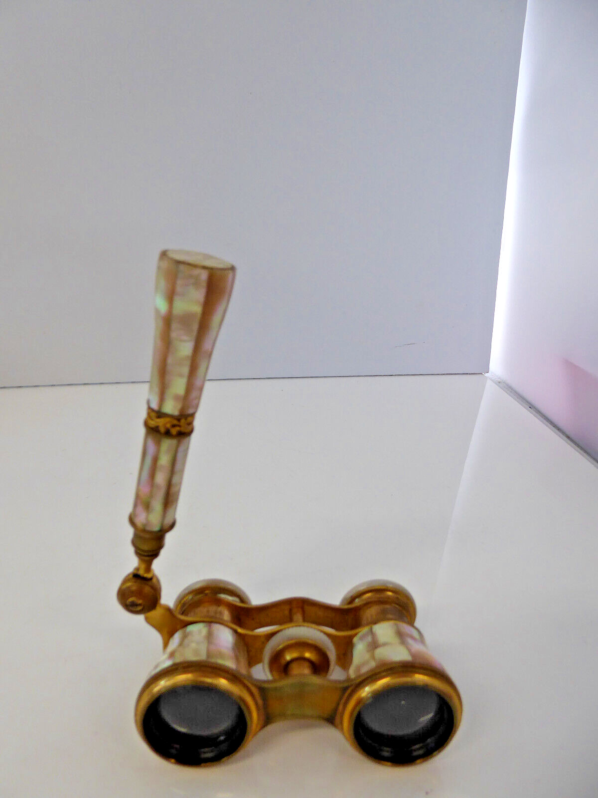 C. 1900 Lacombe Fabt Paris Mother of Pearl Opera Glasses w/ Handle