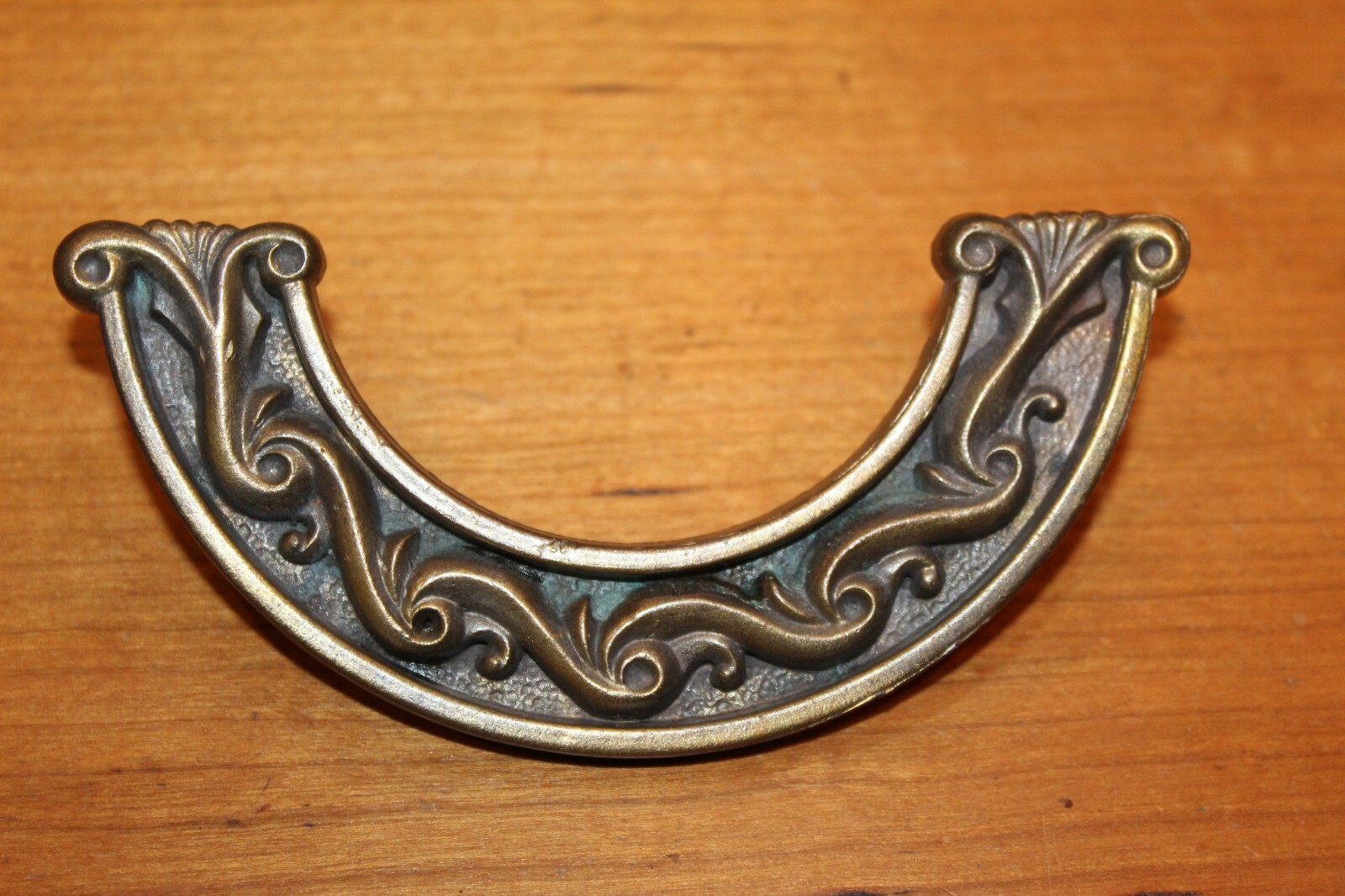 Vintage Large Heavy Cast Horseshoe Shape Brass Furniture Pull Handle Z-4