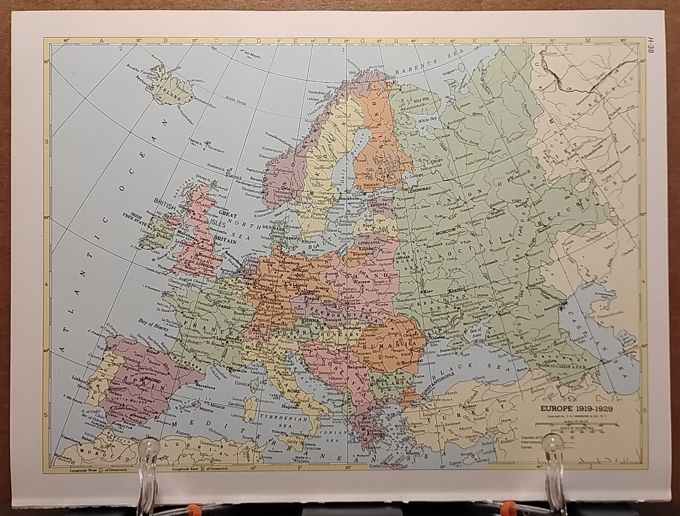 1973 Vintage EUROPE 1919-1929 Atlas Map MCM Hammond Medallion World Atlas