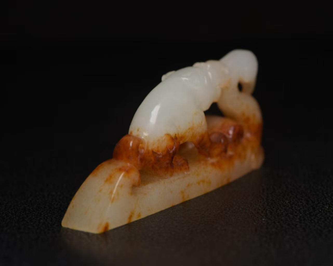 Ancient Chinese Mythical eagle bear Hand-Carved Hetian Jade Amulets statue 524